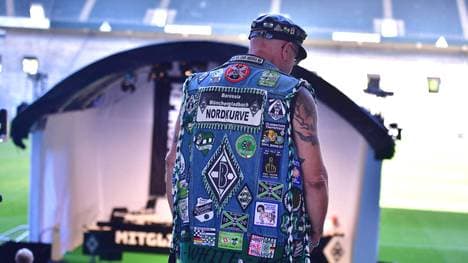 Ein Fan bei der Jahreshauptversammlung