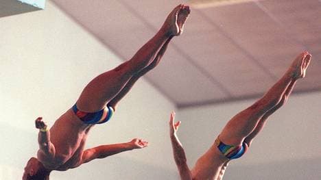 Der viermalige Wassersprung-Europameister Hempel (r.)
