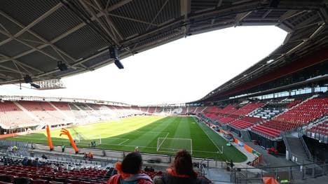 Das Stadion von Alkmaar ist nach einem Dacheinsturz gesperrt