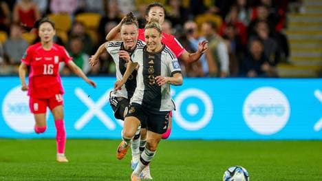 Svenja Huth (vorne) spielte 13 Jahre im Nationaltrikot