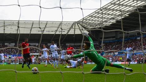 Swansea City v Manchester United - Premier League