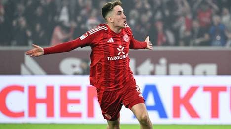 Ísak Bergmann Jóhannesson wechselt von Düsseldorf nach Köln