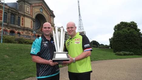 Rob Cross und Michael van Gerwen freuen sich bereits auf die PDC Darts-WM 2019