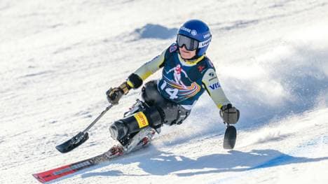Anna-Lena Forster auf ihrem Monoski
