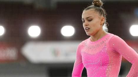 Emma Malewski mit Sturz vom Paradegerät