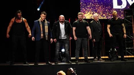 MJF (2.v.l.) formte bei AEW Dynamite eine große neue Gruppierung