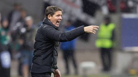 Oliver Glasner rüffelt einen Reporter