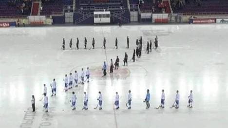 SKA Neftyanik und Dynamo Moskau bildeten ein "Z", ein Symbol für Russlands Angriffskrieg in der Ukraine