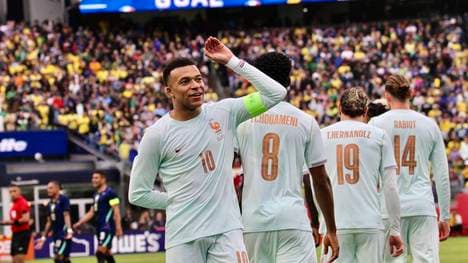Frankreich ist neuer Spitzenreiter der FIFA-Weltrangliste