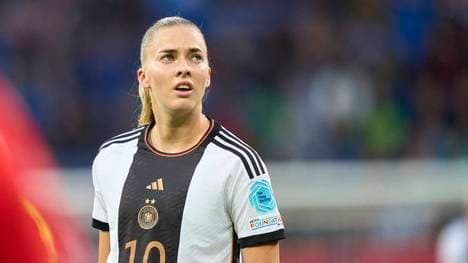 Laura Freigang spricht im SPORT1-Interview über das Aus von Martina Voss-Tecklenburg