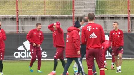 Die Stars des FC Bayern brachen nach ihrer Ballstafette in Jubel aus