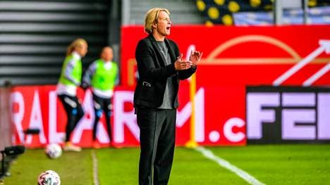 Bundestrainerin Martina Voss-Tecklenburg darf sich auf einen hochklassigen Gegner im Juni freuen