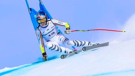 Emma Aicher kam beim Super-G zu Fall