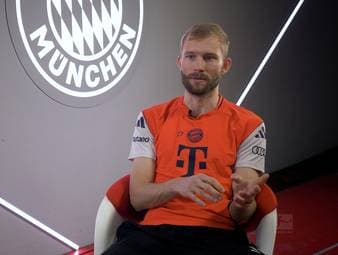 Konrad Laimer verrät, wie der Ehrgeiz und Fleiß von Harry Kane sich auf die Mannschaft und Spieler überträgt. 