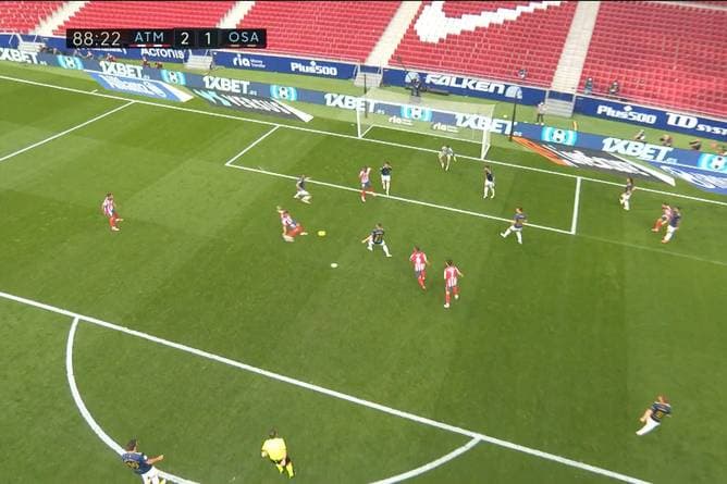 Schon eine Hand am Pokal: Suárez lässt Atletico beben