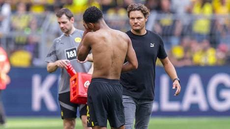 Jude Bellingham (l.) im Gespräch mit BVB-Coach Edin Terzic