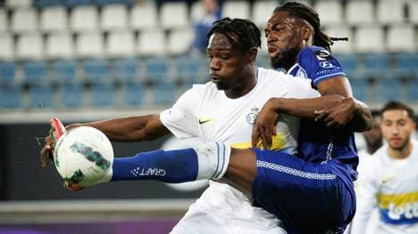 Torunarigha (r.) kehrt wohl in die Bundesliga zurück