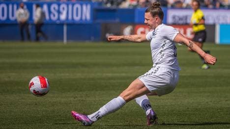 Meikayla Moore erzielt einen Hattrick für die Ewigkeit