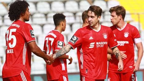 Adrian Fein (r.) verlässt den FC Bayern erneut auf Leihbasis