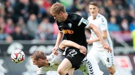 Lasse Sobiech (l.) wird sich um Simon Terodde (M.) kümmern müssen