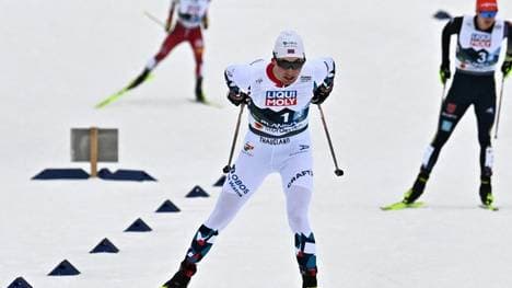 Riiber holt Frenzel ein