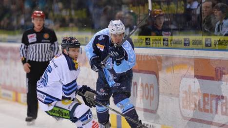 Hamburg Freezers v Straubing Tigers - DEL