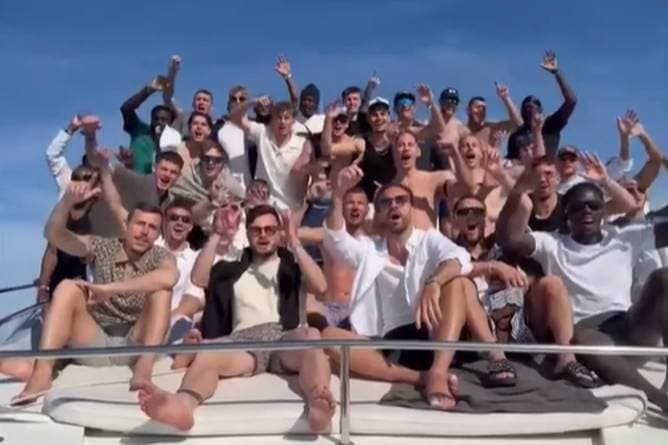 Irre Schalke-Party geht auf Ibiza weiter