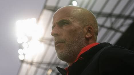 Michael Frontzeck soll Hannover 96 vor dem Abstieg retten