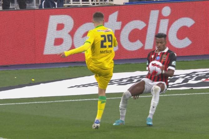 Hand oder nicht? Diese Szene kostet Dante den Coupe de France