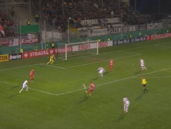 Lange sah es nach Verlängerung zwischen dem SV Sandhausen und dem SC Freiburg aus. In der 87. Minute traf dann allerdings Al Ghaddioui ins eigene Tor, ehe Joker Nils Petersen das Spiel endgültig entschied.