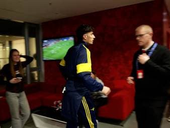 Bayer Leverkusen und der FC Arsenal trennen sich im Hinspiel des Champions-League-Achtelfinals mit 1:1. Kai Havertz feiert dabei seine besondere Rückkehr in die BayArena. SPORT1-Reporter Manfred Sedlbauer schildert seine Eindrücke.