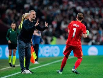 Wie sieht Bayern-Sportdirektorin Bianca Rech den Zwist zwischen DFB-Keeper Ann-Katrin Berger und dem Trainer Christian Wück? Bei SPORT1 verrät sie es. 