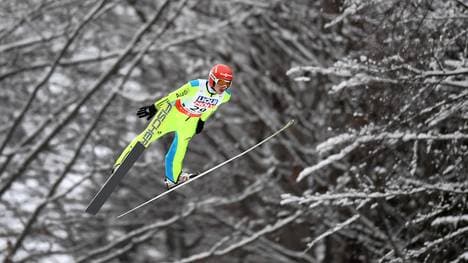 SKI-JUMPING-FLYING-WORLD