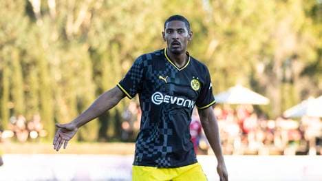 Sébastien Haller nimmt zunächst auf der Bank Platz