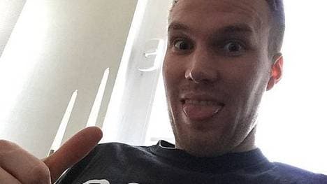 Zunge raus an alle Kritiker: Kevin Großkreutz bleibt sich treu.