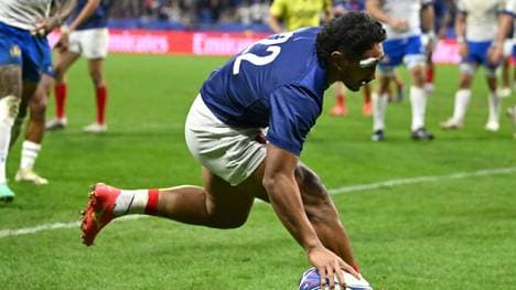 Yoram Moefana legt einen Versuch für Frankreich