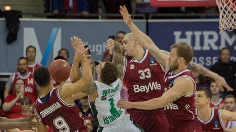 Auch wenn es hier so aussieht: Scottie Wilbekin bekamen die Bayern-Basketballer nicht in den Griff