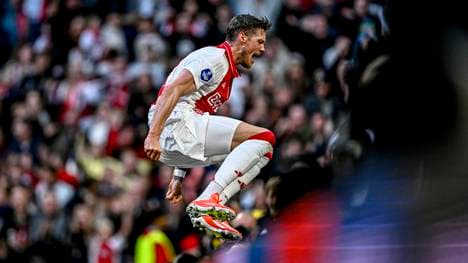 Wout Weghorst bejubelt seinen späten Treffer