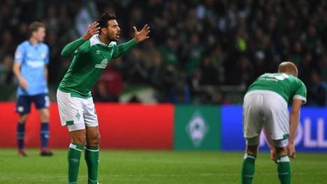 Bremen's Peruvian forward Claudio Pizarro reacts during the German first division Bundesliga football match Werder Bremen vs Bayer 04 Leverkusen in Bremen, nothern Germany, on October 28, 2018. (Photo by Patrik STOLLARZ / AFP) / RESTRICTIONS: DFL REGULATIONS PROHIBIT ANY USE OF PHOTOGRAPHS AS IMAGE SEQUENCES AND/OR QUASI-VIDEO        (Photo credit should read PATRIK STOLLARZ/AFP via Getty Images)