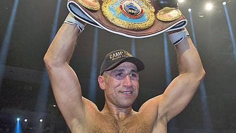 Artur Abraham setzt sich gegen Wladimir Klitschko und Yoan Pablo Hernandez durch