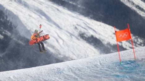 Lindsey Vonn wurde nach ihrem Sturz abtransportiert