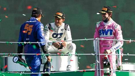 Carlos Sainz, Pierre Gasly und Lance Stroll (v.l.) machten einen Finnen um mehr als 33.000 Euro reicher