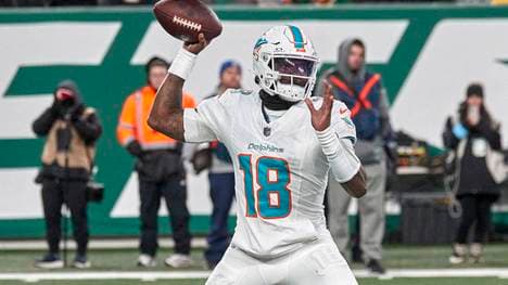 NFL-Quarterback Tyler "Snoop" Huntley unterschriebt bei den Cleveland Browns