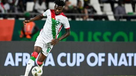 Tapsoba steht bei Leverkusen unter Vertrag