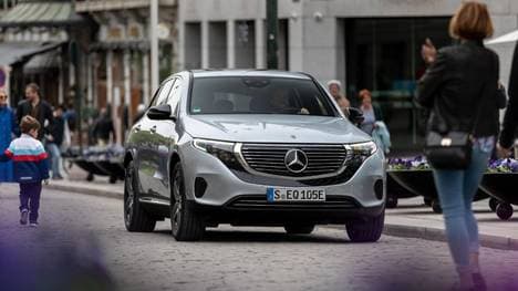 E-Auto: Fußgänger können die neue Elektromobilität besonders bei niedrigen Geschwindigkeiten ohne Sound überhören