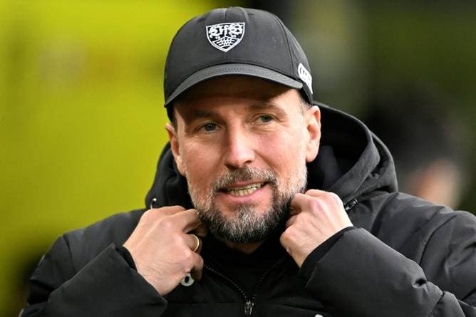 VfB-Flugzeug muss umgeleitet werden