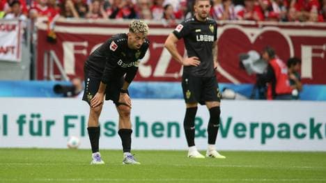 Atakan Karazor (l.) enttäuscht nach der Niederlage