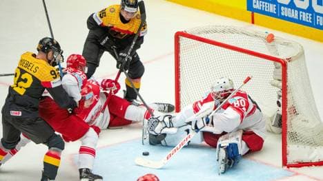 Szene aus dem WM-Spiel Deutschland gegen Dänemark