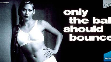 So wurde eine Werbekampagne mit Anna Kournikova beworben