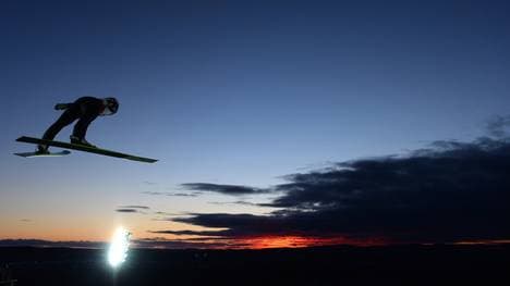 SKI-NORDIC-JUMPING-WORLD